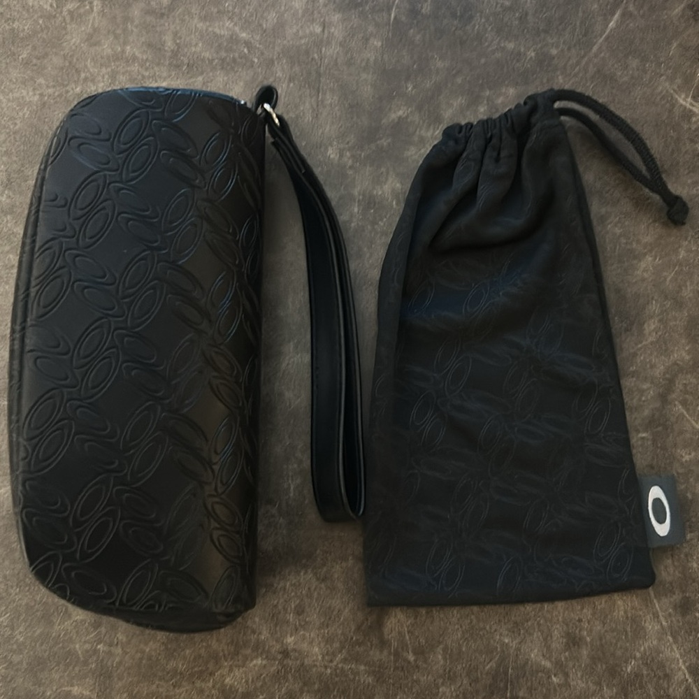 Oakley Sunglasses Case - Black leather - and Bag - NWOT